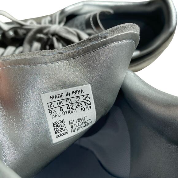 Athletic_Shoes